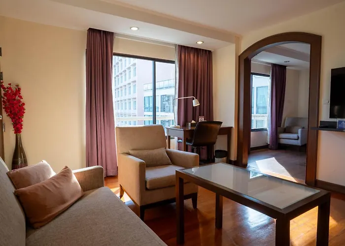 Journeyhub Sukhumvit 26, Hotel