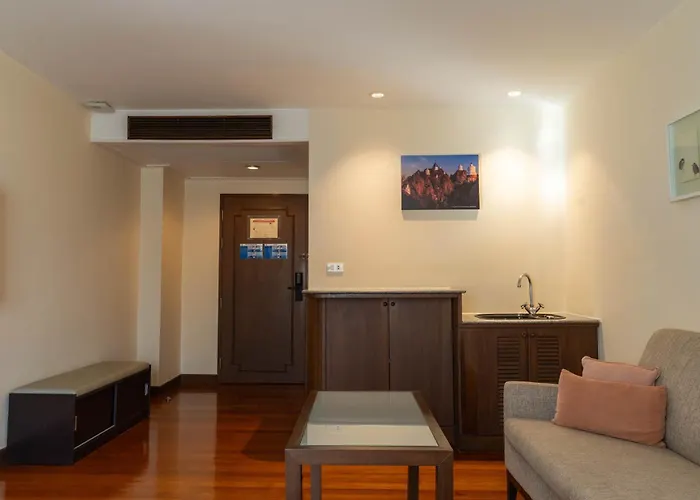 Journeyhub Sukhumvit 26, 4*