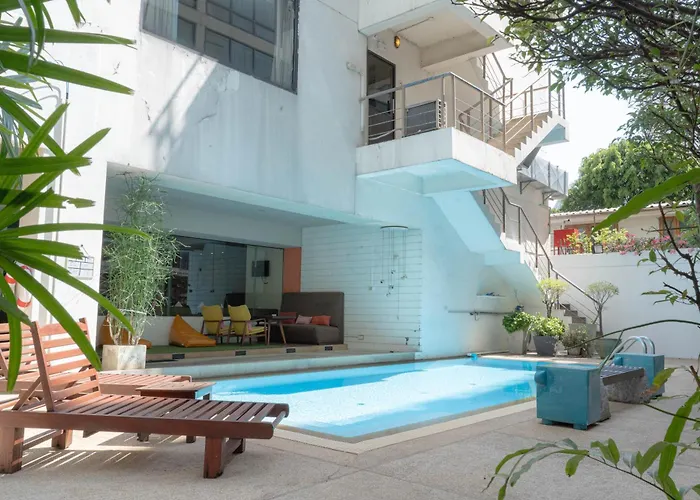 Journeyhub Sukhumvit 26,