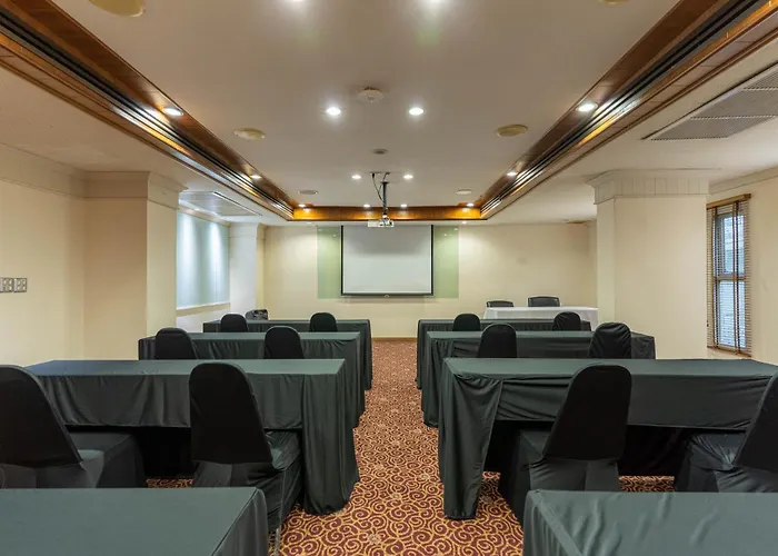 Hotel Journeyhub Sukhumvit 26, 4*