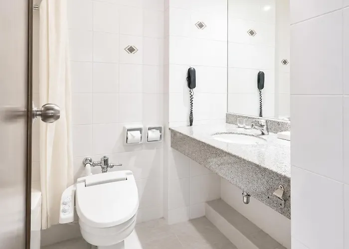 Journeyhub Sukhumvit 26, Отель
