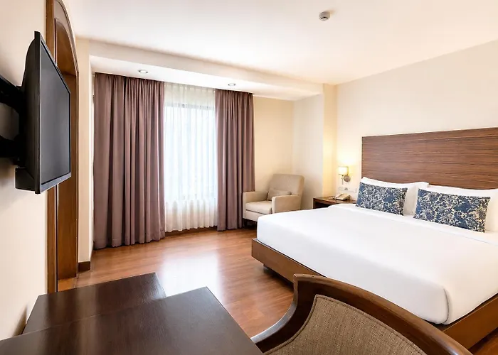 Отель Journeyhub Sukhumvit 26, Бангкок